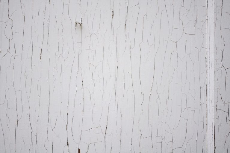 Why Does Spray Paint Crackle? (Answers and Expert Solutions)