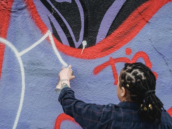 How to spray paint without drips