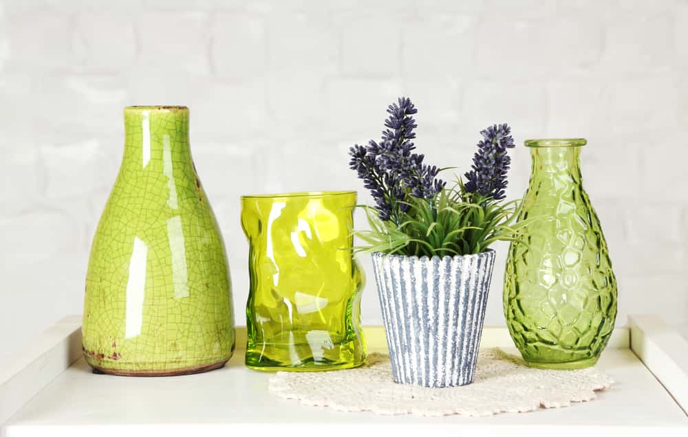 Can you spray paint glass vases?