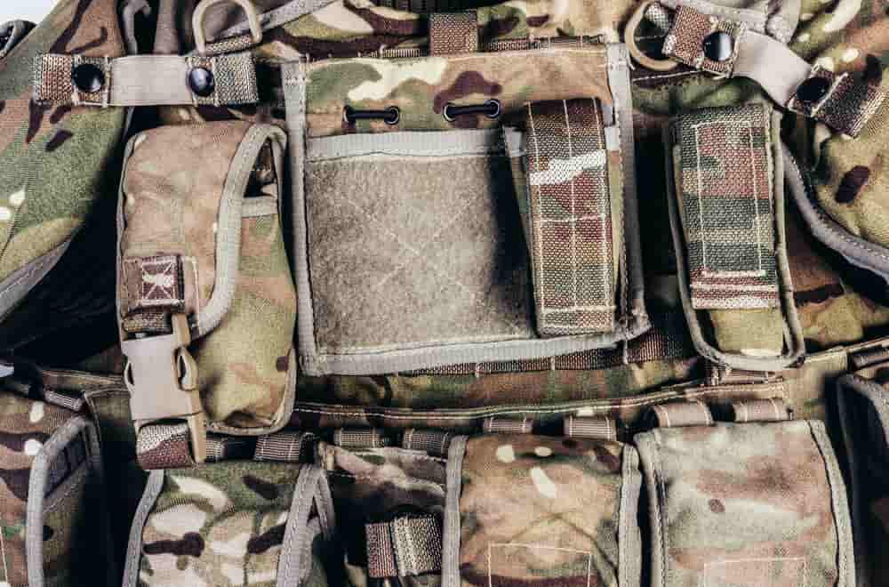 Spray painting plate carrier